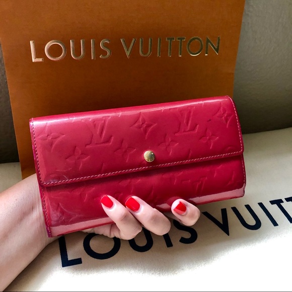 Louis Vuitton Handbags - Louis Vuitton Vernis Monogram Sarah Long Wallet